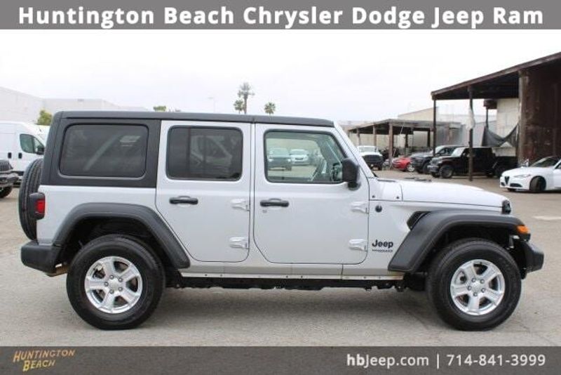2022 Jeep Wrangler Unlimited Sport SImage 3