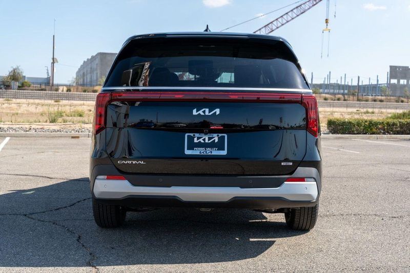 New 2026 Kia Carnival Hybrid LXSImage 6