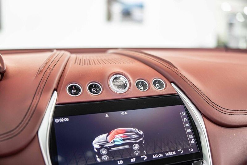 2021 Aston Martin DBX AM8 photo 25