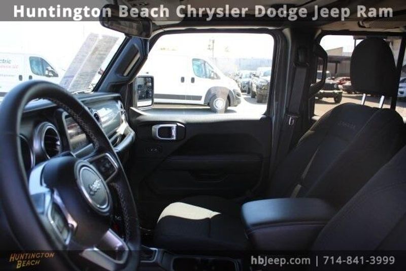 2020 Jeep Wrangler Unlimited SaharaImage 34