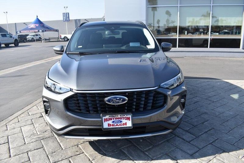 2025 Ford Escape Plug-In Hybrid BaseImage 26