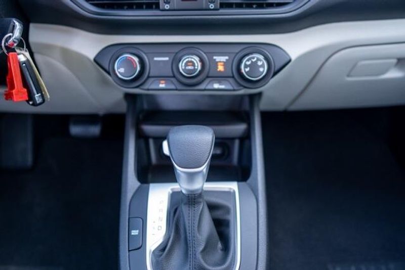 Used 2023 Kia Forte LXSImage 18