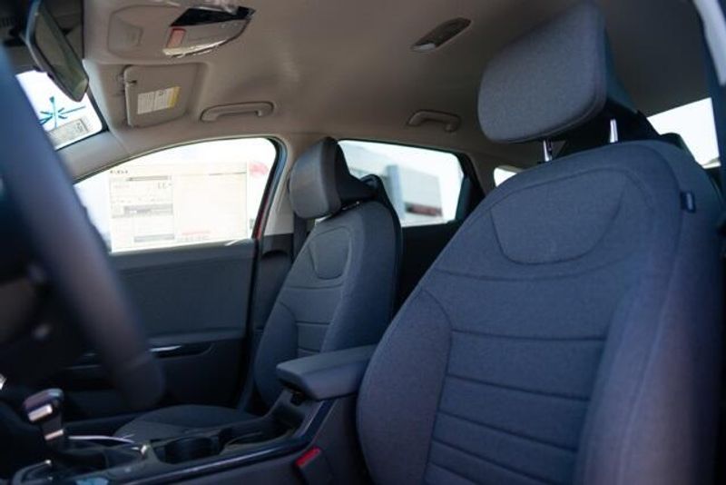 New 2025 Kia K4 EXImage 13