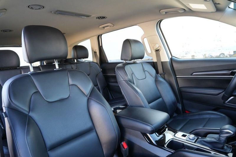 Used 2024 Kia Telluride LXImage 19