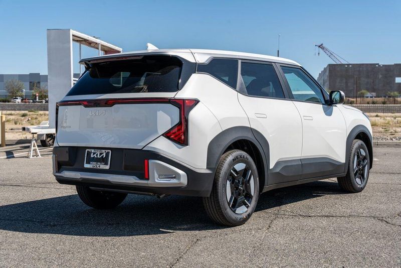 New 2027 Kia Seltos LXImage 7