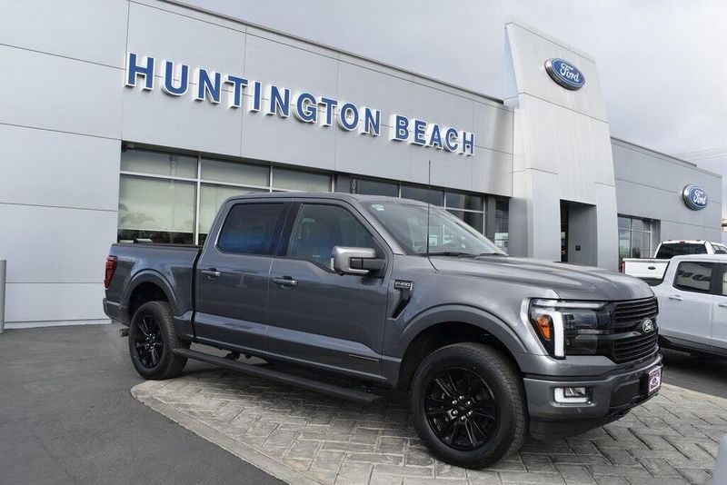 2025 Ford F-150 PlatinumImage 1