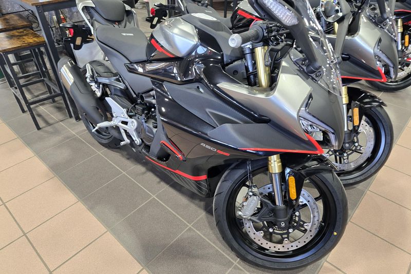 2025 CFMOTO 450SS ZIRCON BLACK 