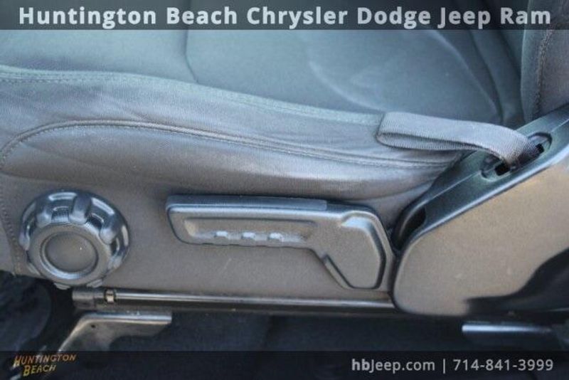 2022 Jeep Wrangler Unlimited SaharaImage 36
