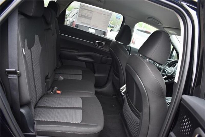 2024 Kia Sorento LXImage 14
