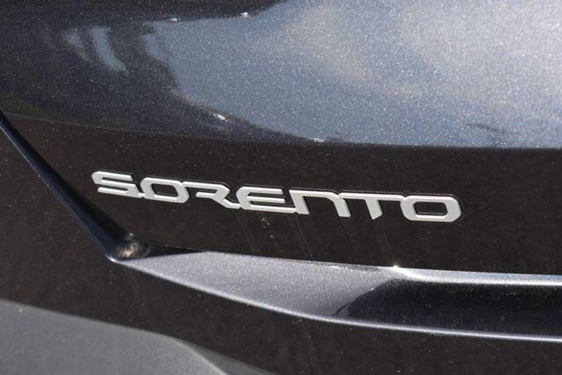 New 2025 Kia Sorento LXImage 16