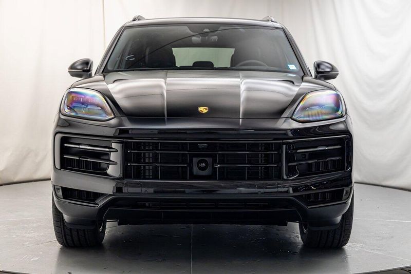 2024 Porsche Cayenne BaseImage 8