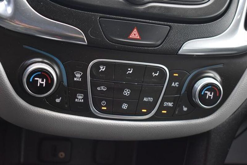 Used 2018 Chevrolet Equinox LTImage 32