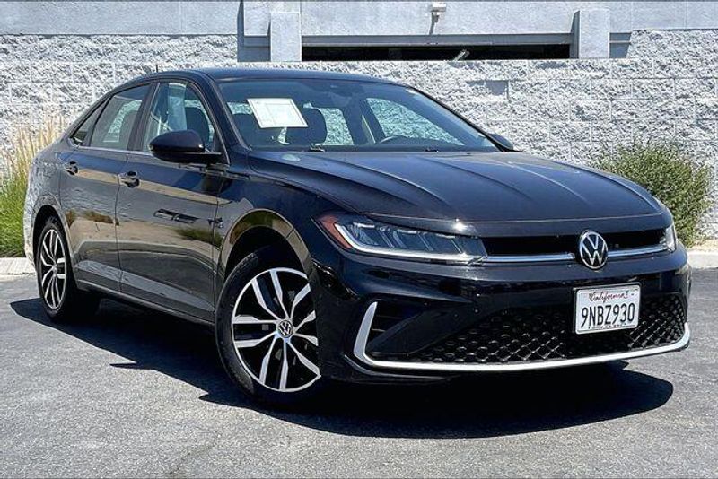 Used 2025 Volkswagen Jetta 1.5T SEImage 12