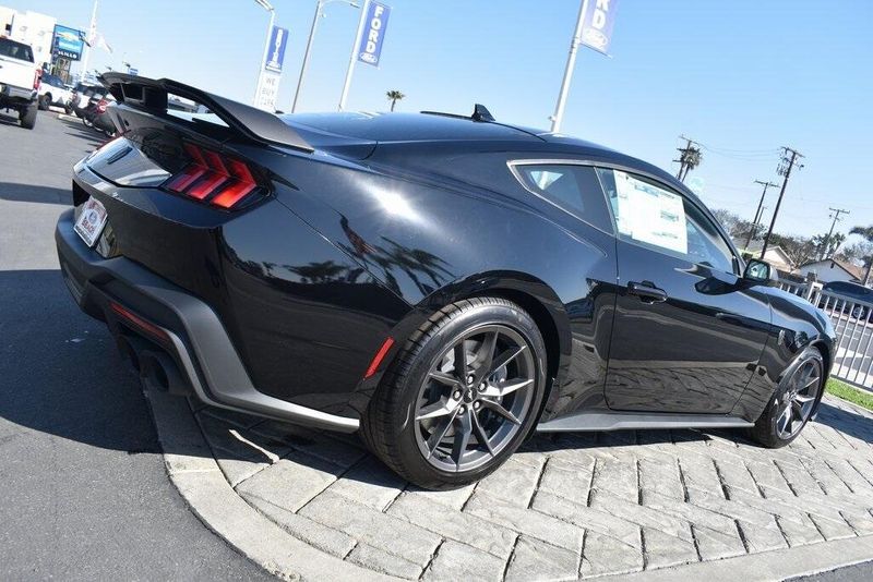 2025 Ford Mustang Dark HorseImage 28