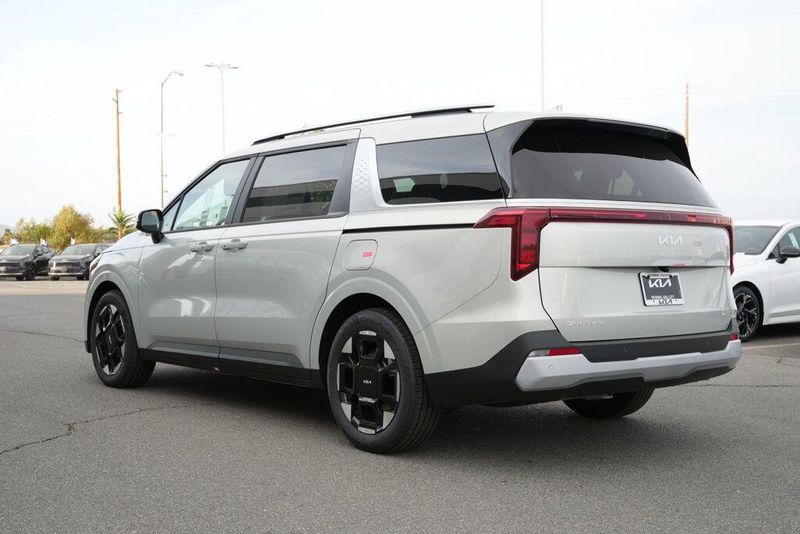 New 2026 Kia Carnival EXImage 5