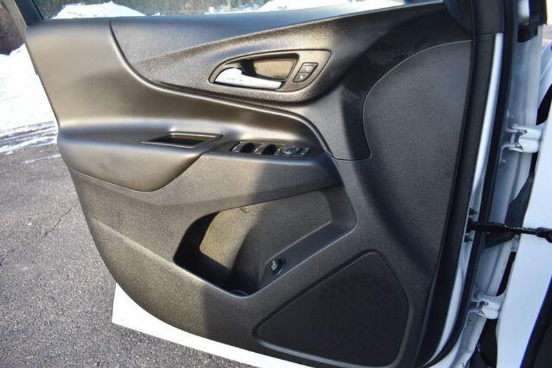 Used 2024 Chevrolet Equinox LTImage 35