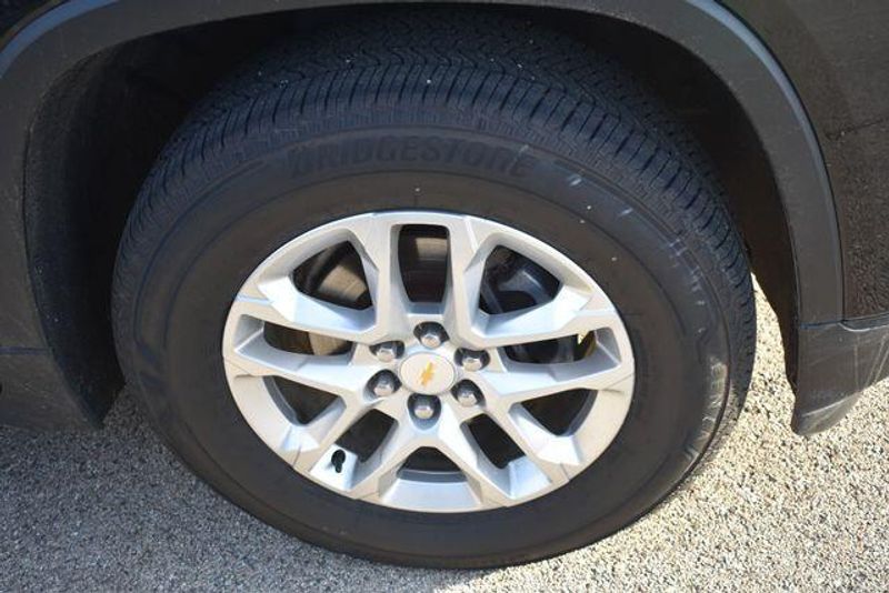 Used 2020 Chevrolet Traverse LSImage 12