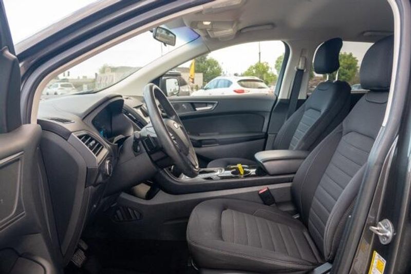Used 2017 Ford Edge SEImage 11