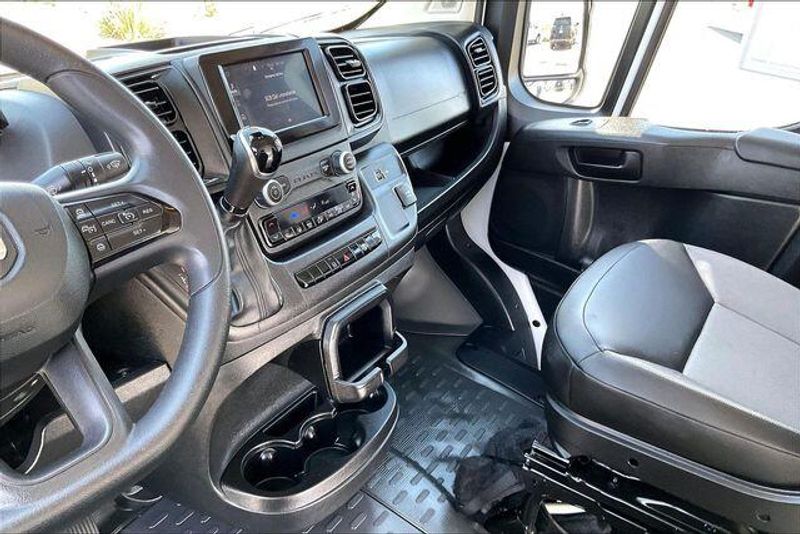 Used 2025 RAM ProMaster 2500 High RoofImage 17