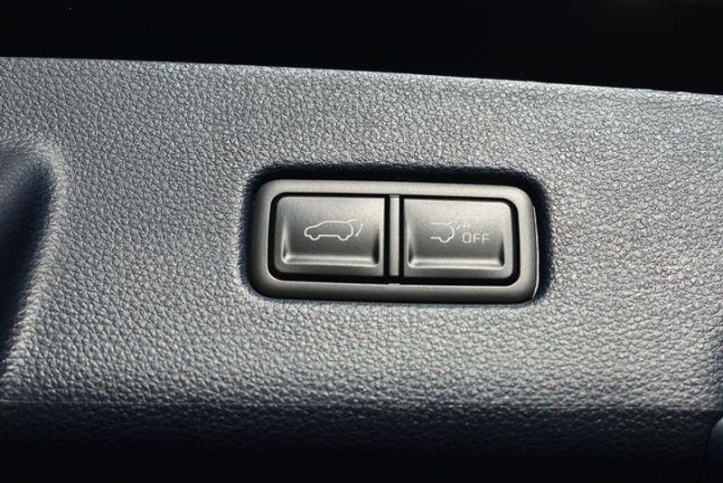 New 2026 Kia Carnival Hybrid EXImage 19