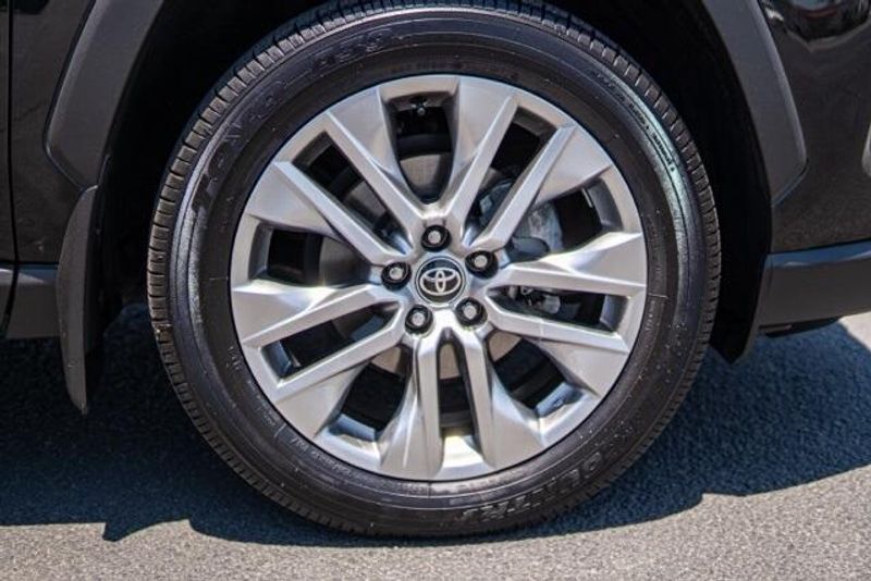 Used 2021 Toyota RAV4 XLE PremiumImage 9