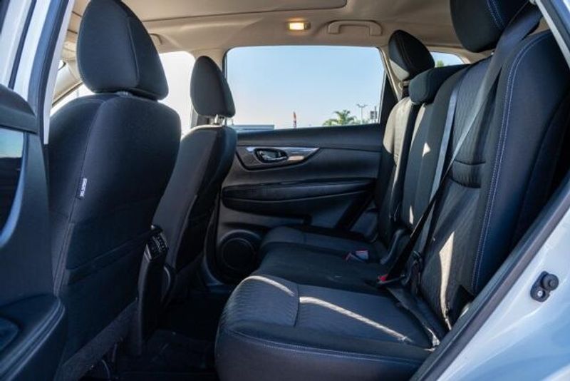 Used 2020 Nissan Rogue SVImage 14