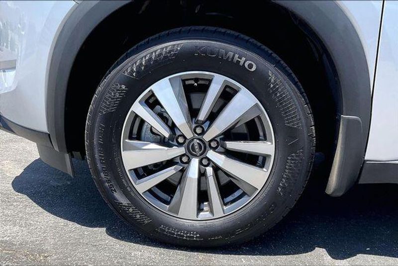 Used 2025 Nissan Pathfinder SLImage 8