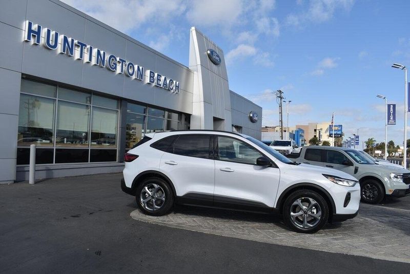 New 2025 Ford Escape ST-LineImage 3