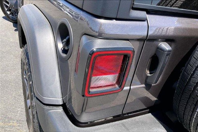 New 2026 Jeep Wrangler 4-door Sport SImage 12