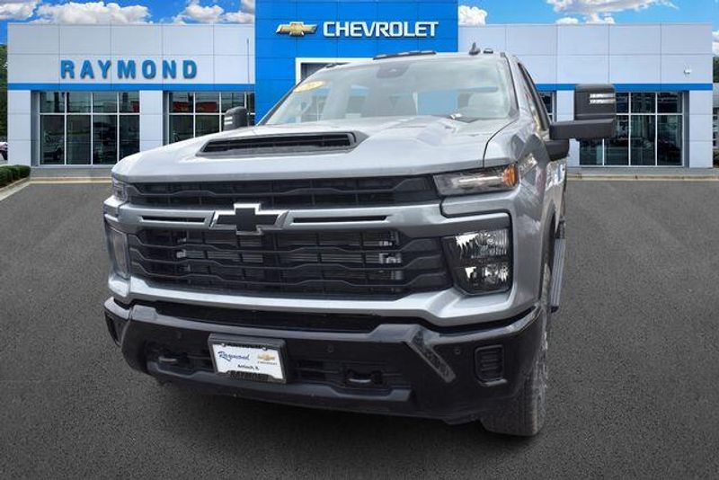 New 2026 Chevrolet Silverado 2500HD CustomImage 8