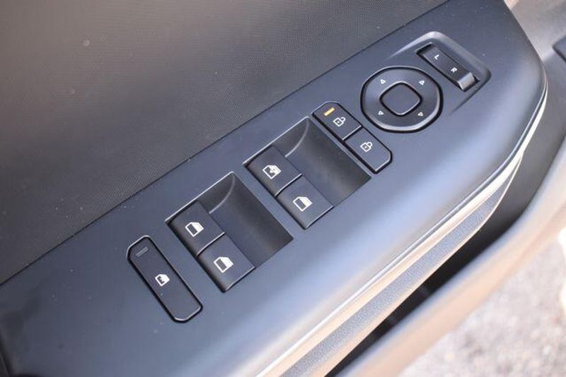New 2026 Kia K4 LXSImage 18