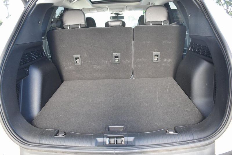 Used 2022 Ford Escape TitaniumImage 8