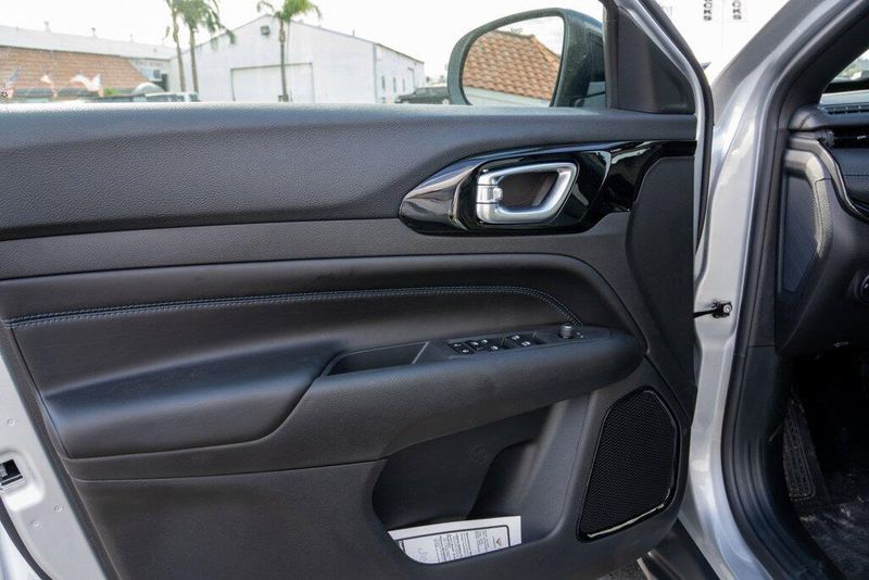 New 2026 Jeep Compass LatitudeImage 11