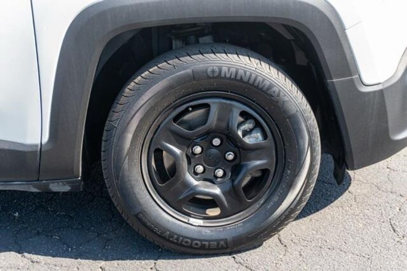 Used 2018 Jeep Renegade SportImage 9