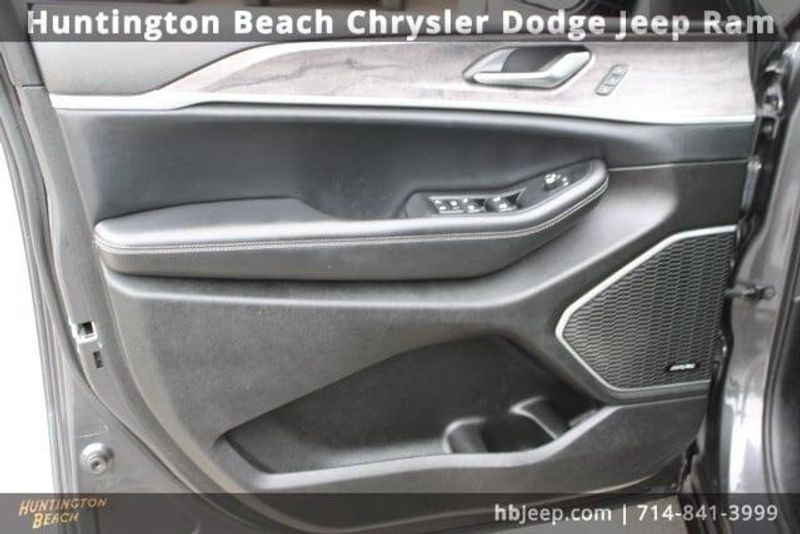 2022 Jeep Grand Cherokee L LimitedImage 13