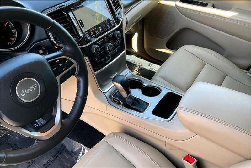 Used 2021 Jeep Grand Cherokee LimitedImage 16