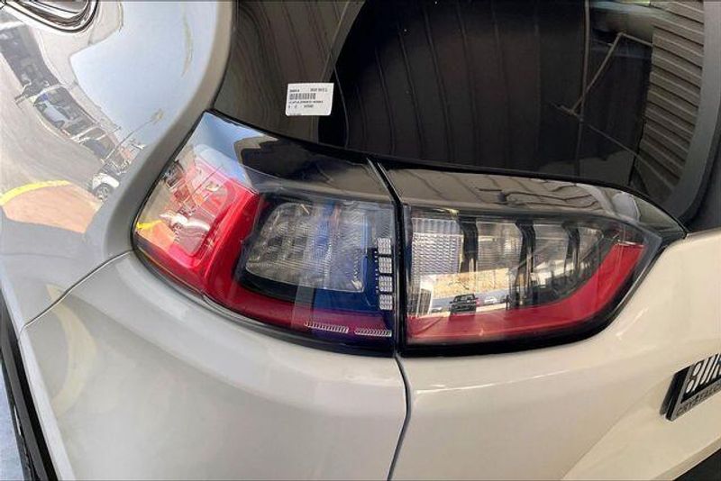 Used 2019 Jeep Cherokee LimitedImage 28