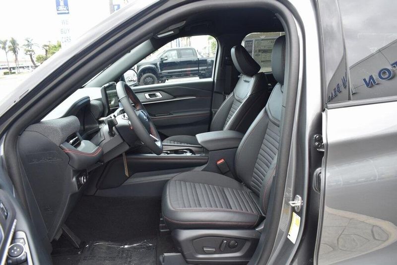 2025 Ford Explorer ST-LineImage 15