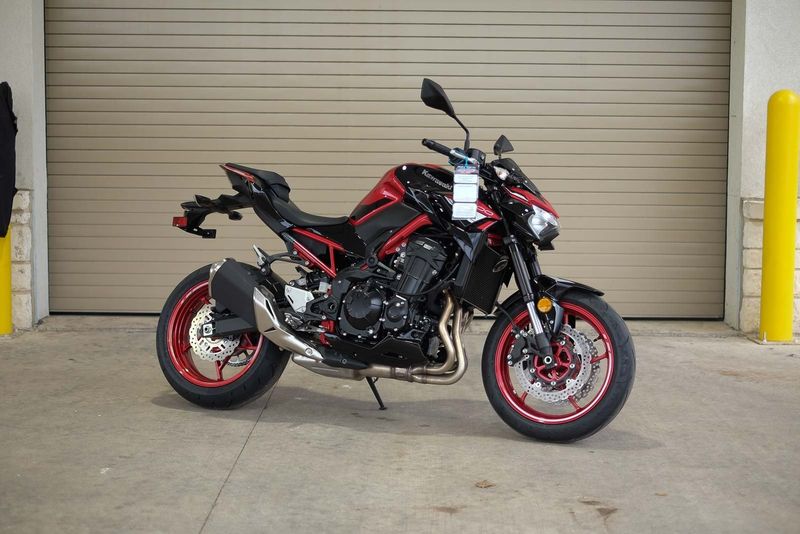 2024 KAWASAKI Z900 ABS in a RED exterior color. Family PowerSports (877) 886-1997 familypowersports.com 