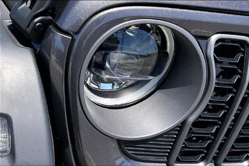 New 2026 Jeep Wrangler 4-door Sport SImage 11