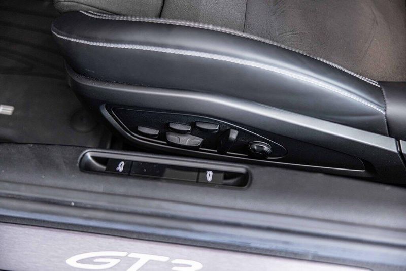 2023 Porsche 911 GT3 photo 22