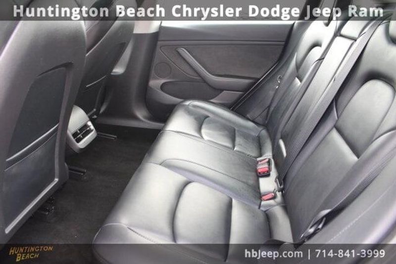 2023 Tesla Model 3 BaseImage 30