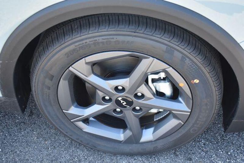 New 2026 Kia K4 LXSImage 12