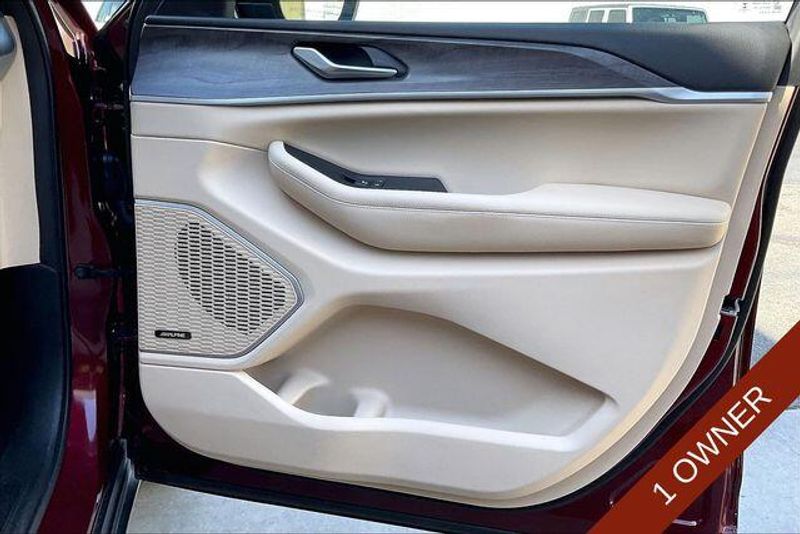 Used 2023 Jeep Grand Cherokee LimitedImage 23