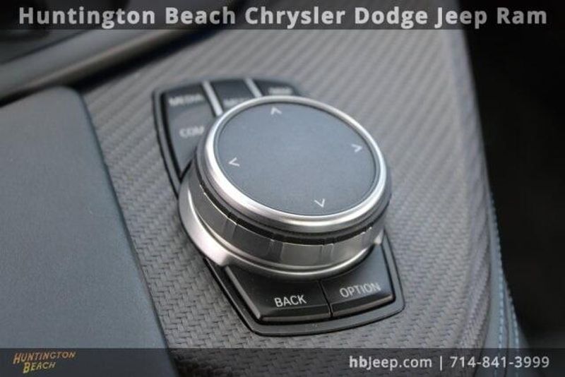 2019 BMW i8 BaseImage 18