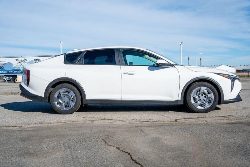 Used 2025 Kia K4 LXImage 8