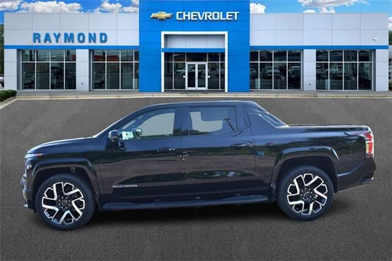 New 2024 Chevrolet Silverado EV RSTImage 6