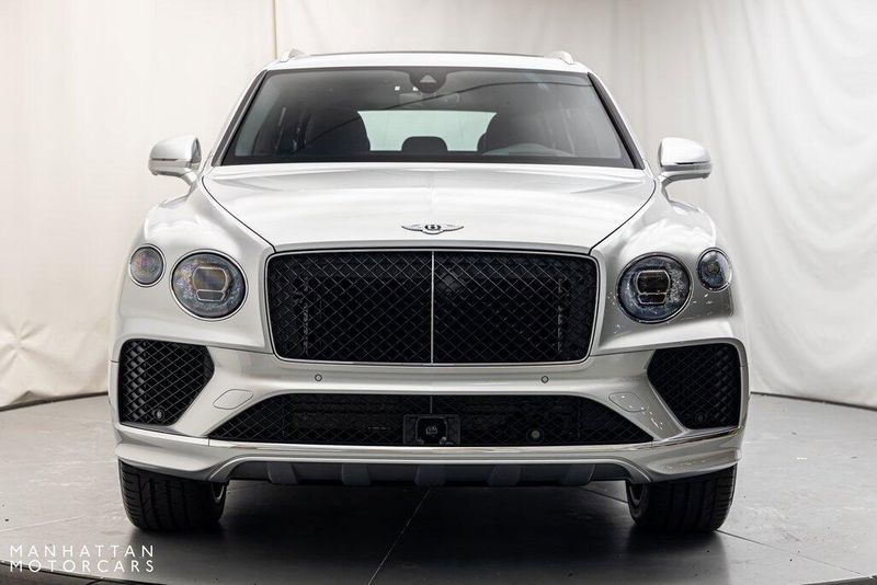 2024 Bentley Bentayga V8Image 11