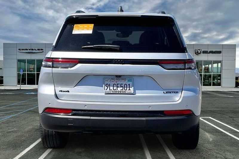 Used 2023 Jeep Grand Cherokee LimitedImage 3