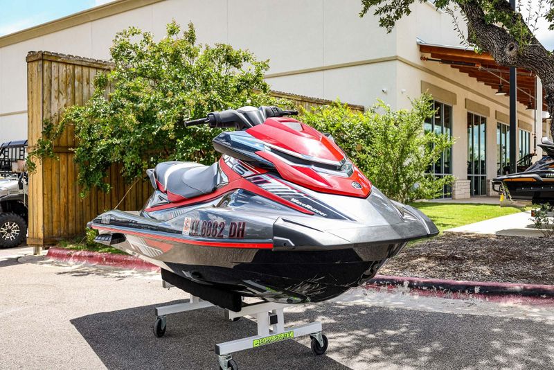 2016 YAMAHA WAVE RUNNER VXS  CARBON RED 